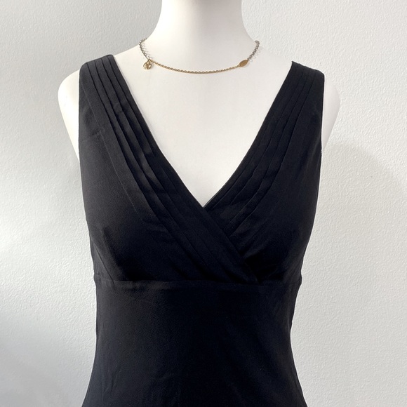 BCBG Max Azria Silk Chiffon Sleeveless Knee Lenght Dress - Picture 7 of 8